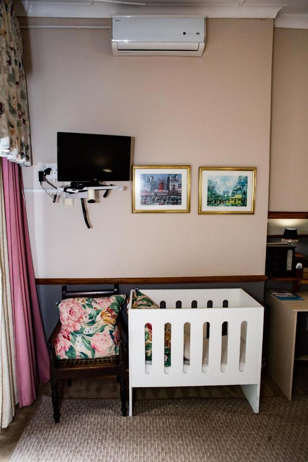 Woodpecker Guesthouse Фиксбург Екстериор снимка