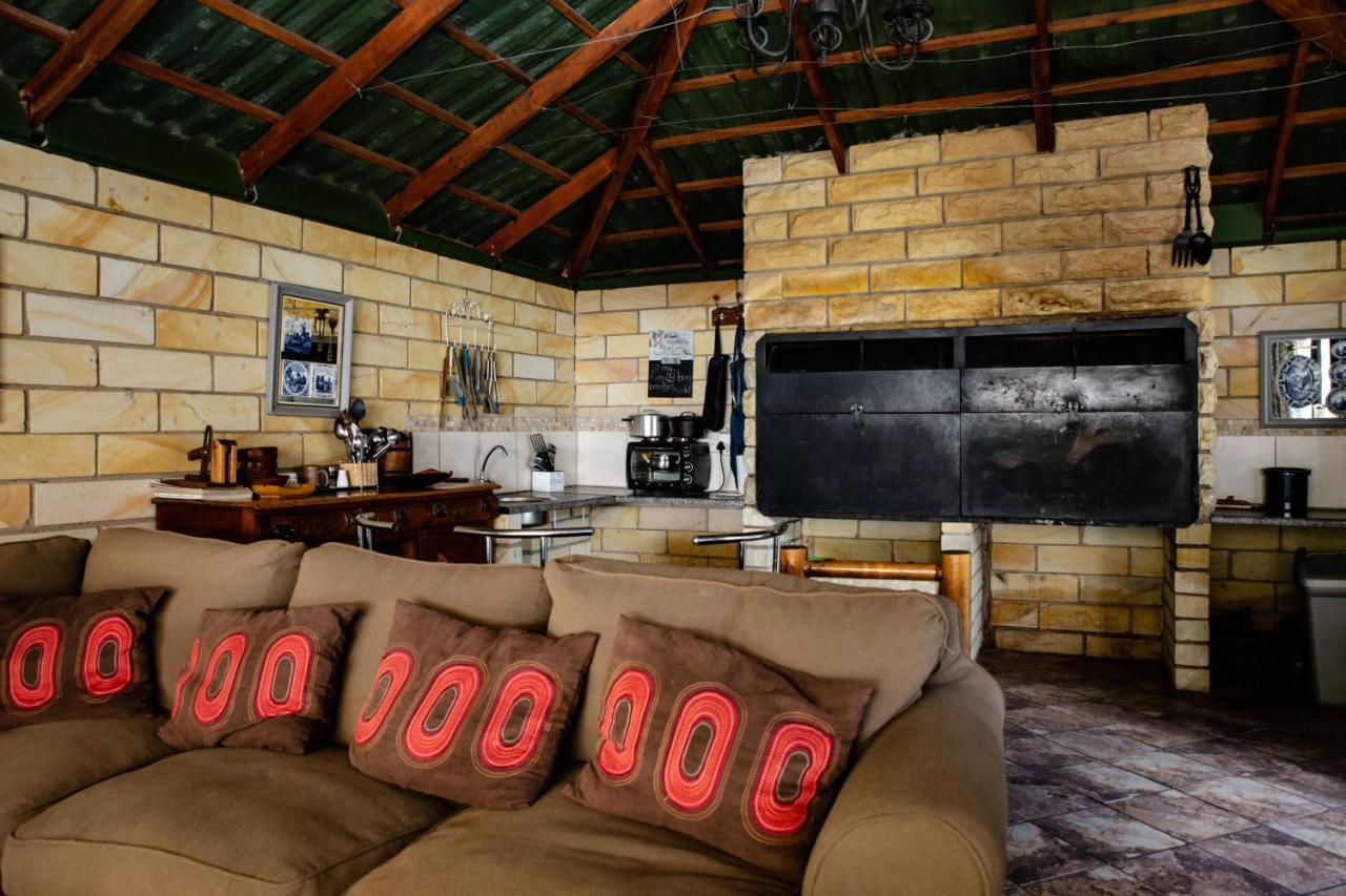 Woodpecker Guesthouse Фиксбург Екстериор снимка