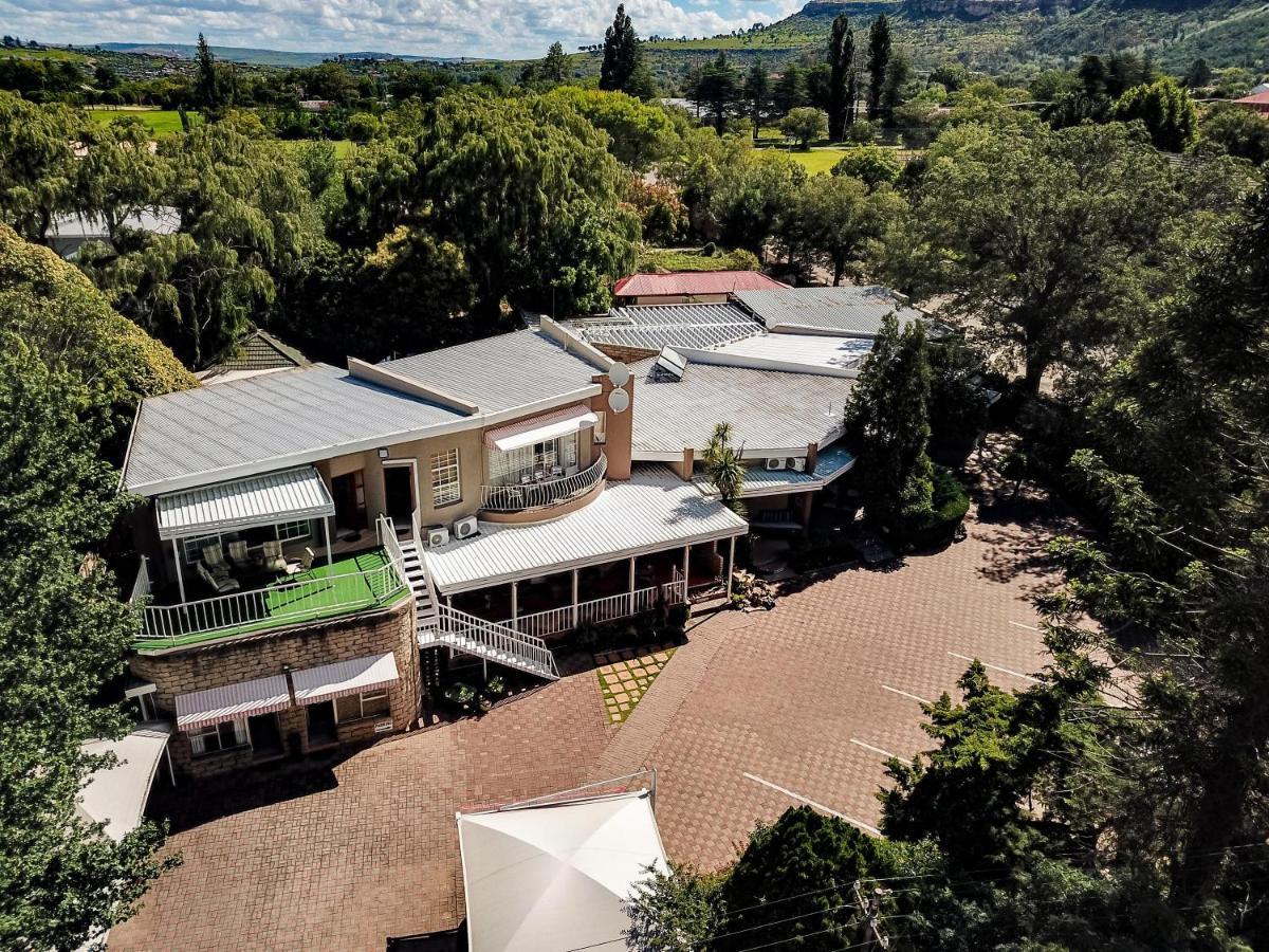 Woodpecker Guesthouse Фиксбург Екстериор снимка