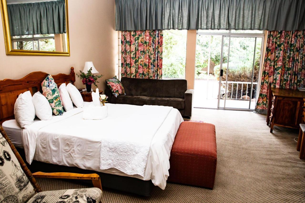 Woodpecker Guesthouse Фиксбург Екстериор снимка
