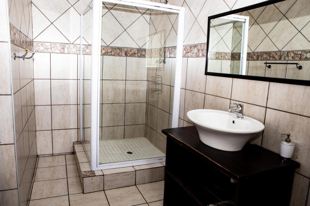 Woodpecker Guesthouse Фиксбург Екстериор снимка