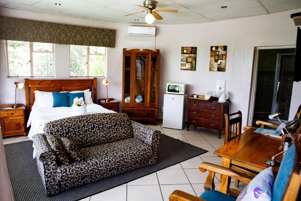 Woodpecker Guesthouse Фиксбург Екстериор снимка